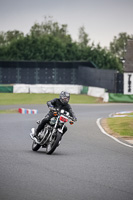 Vintage-motorcycle-club;eventdigitalimages;mallory-park;mallory-park-trackday-photographs;no-limits-trackdays;peter-wileman-photography;trackday-digital-images;trackday-photos;vmcc-festival-1000-bikes-photographs